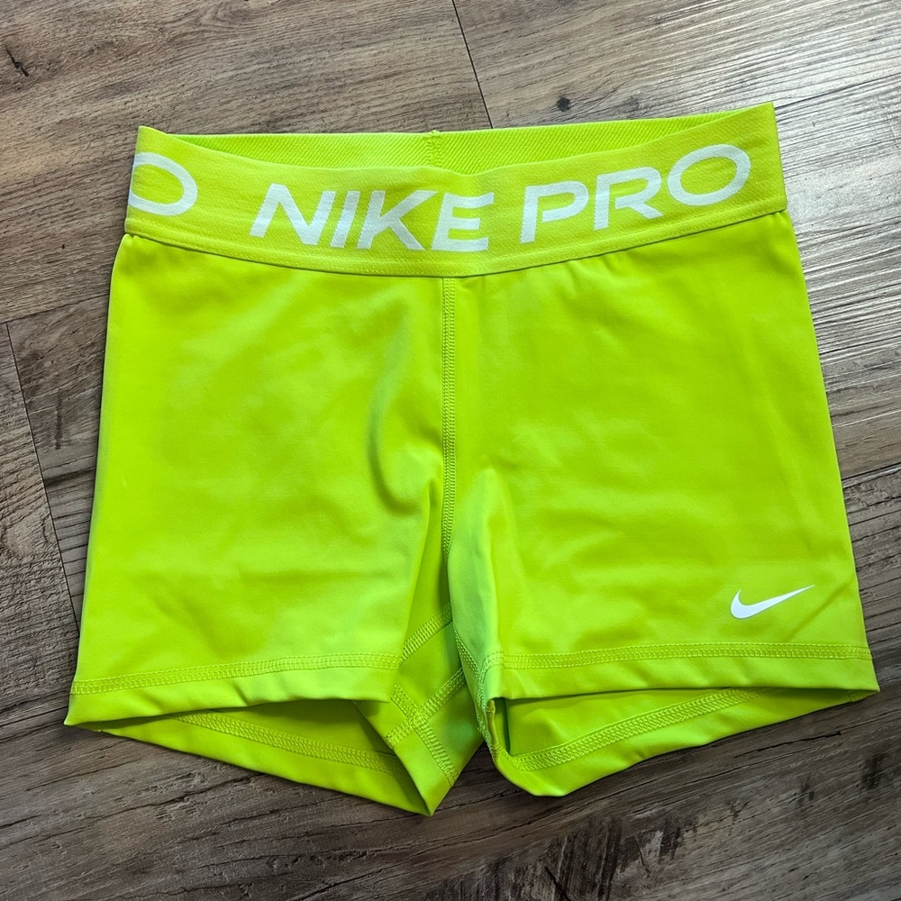 NWOT Nike shorts